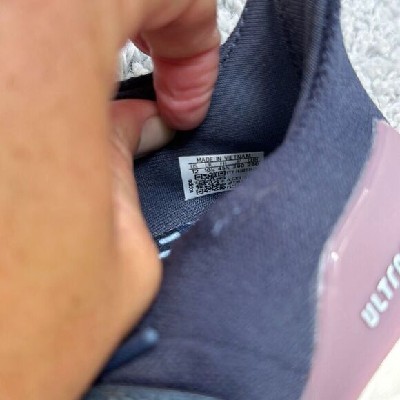 Adidas Women’s Ultraboost Running Shoes, Size 12 - Picture 5 of 8